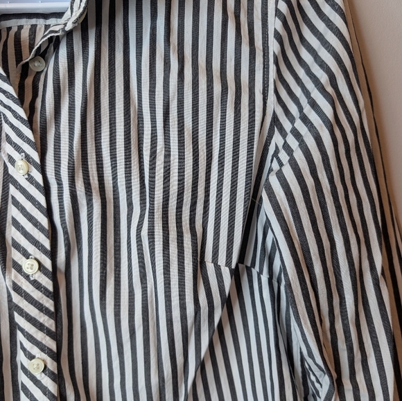 Banana Republic Black & White Striped Button Down Tailored Fit Flare Wrist Sz 6 - Picture 5 of 8